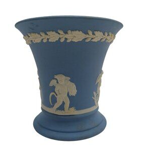 Wedgwood Jasperware Cream On Periwinkle Posey Pot Season Cherubs